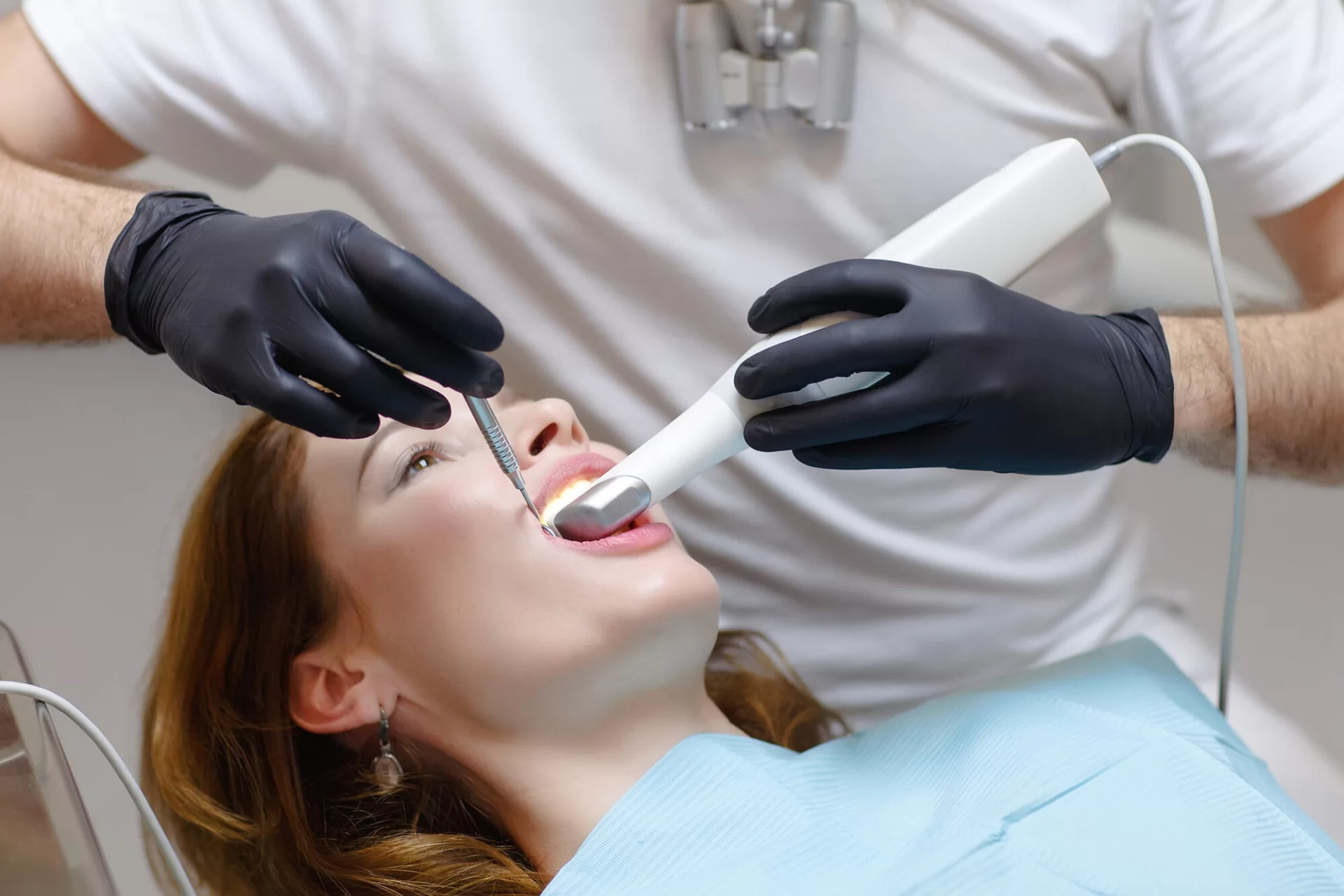Intraoralscanner bei der digitalen Erfassung der Zähne